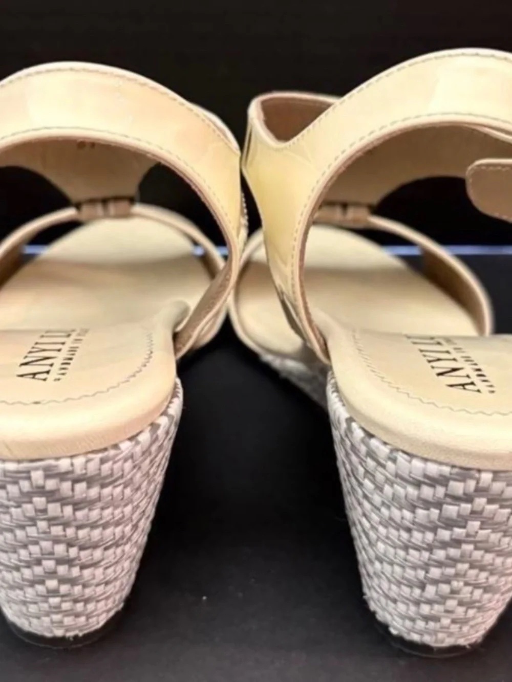 NIB Anyi Lu Italian Ivory Leather Chevron T-Strap Wedge Sandals 37.5 US 7-7.5